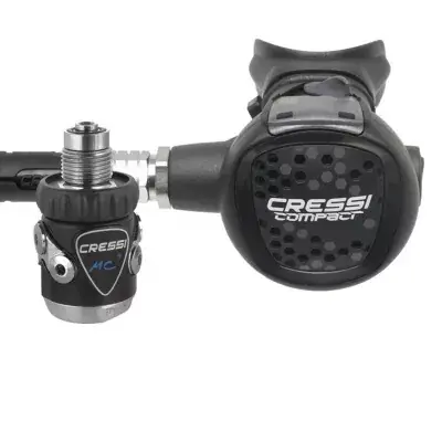 Preisknaller Compact und MC9 Atemregler erste Stufe membrangesteuert von Cressi Sub