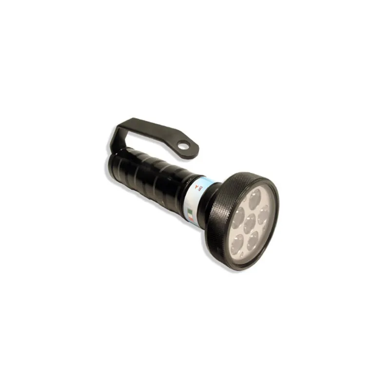 Tauchlampe Tritone 6 x 3 Watt LED 2400 Lumen Leuchtkraft und 100m Wasserdicht Bestpreis