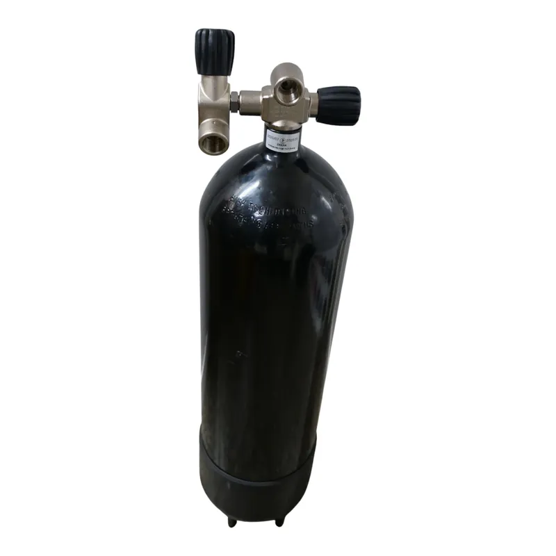 Schnäppchen B-Ware 12 Liter 300 bar 178mm M25x2 schwarz mit Doppelventil feststehend und Lackkratzer