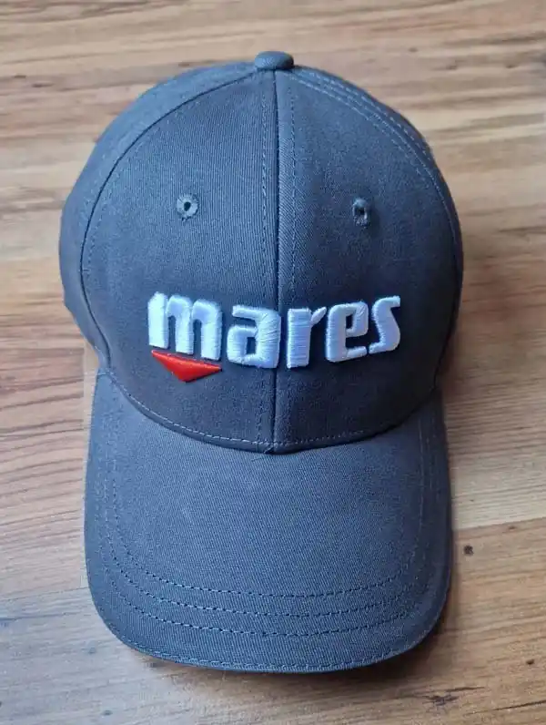 Must-Have MARES BASEBALL CAP - Unisex