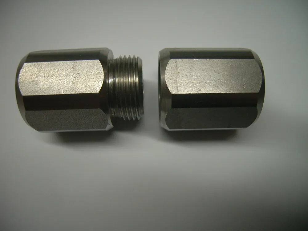 Adapter 3/4" O2 innen auf 3/4" O2 außen 230 bar für Restdruckventil + Adapter NITROX als Set Direktkauf