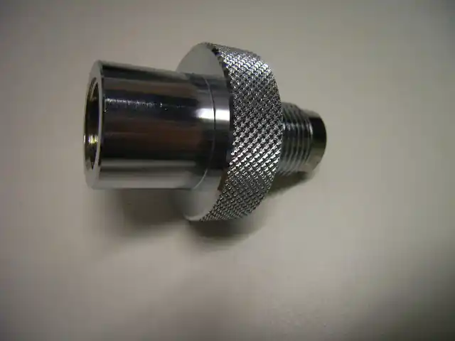 Fülladapter 5/8" 300 bar M auf 232 bar W Solange Der Vorrat Reicht