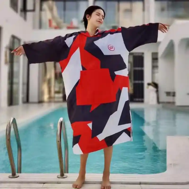 Mares - Cape SSI - Poncho Solange Der Vorrat Reicht